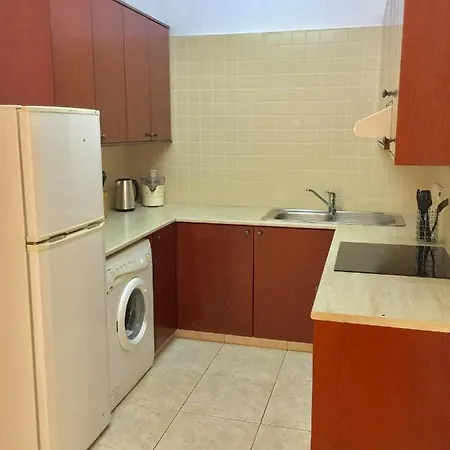 Cosy 2 Bedroom Проживание в семье Пафос